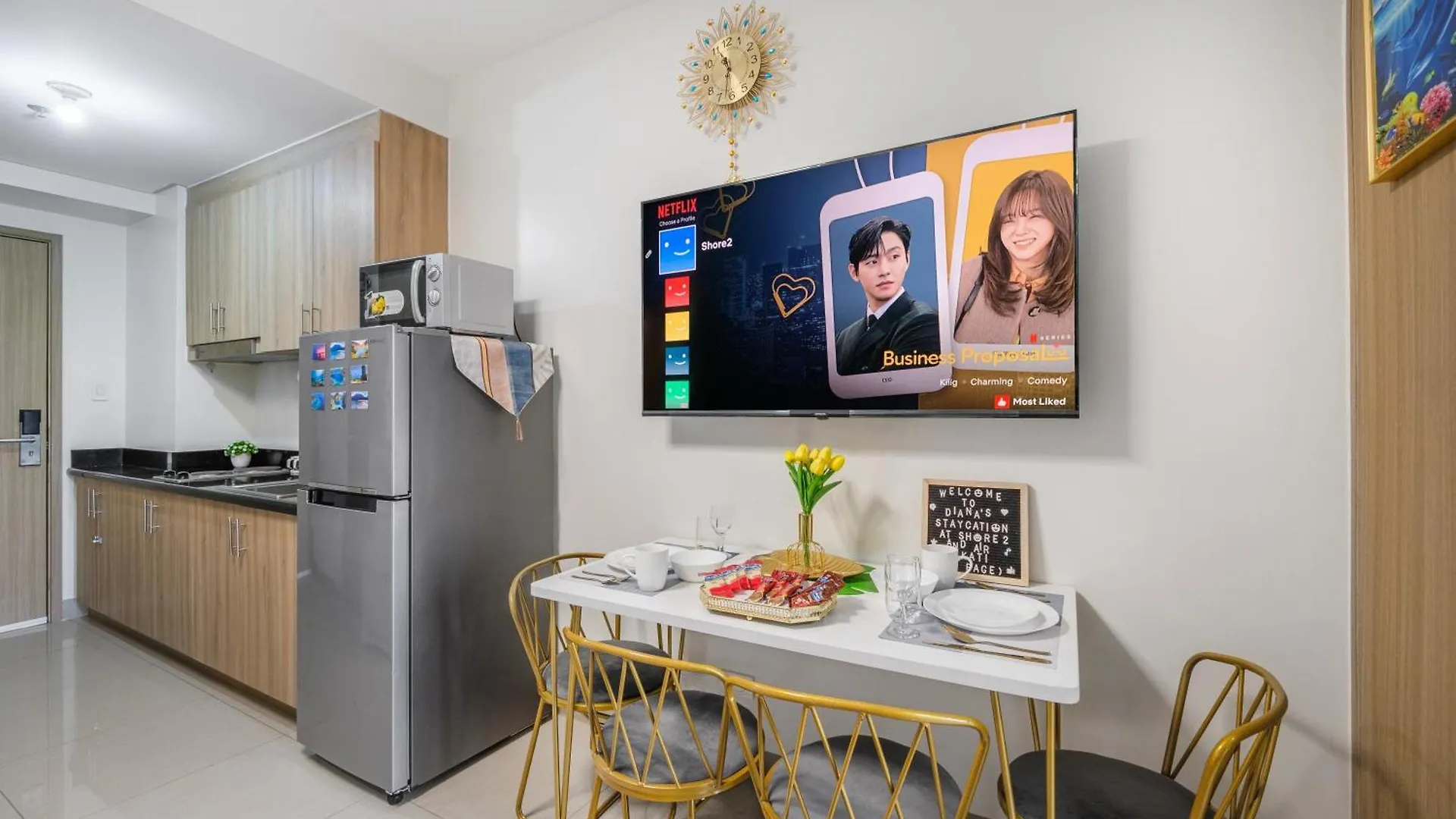 2 Side-By-Side P00L Front Condos, 6 Beds, 2 Cr, 2 Kitchen For 10 Guests At Moa Manila Apartment
